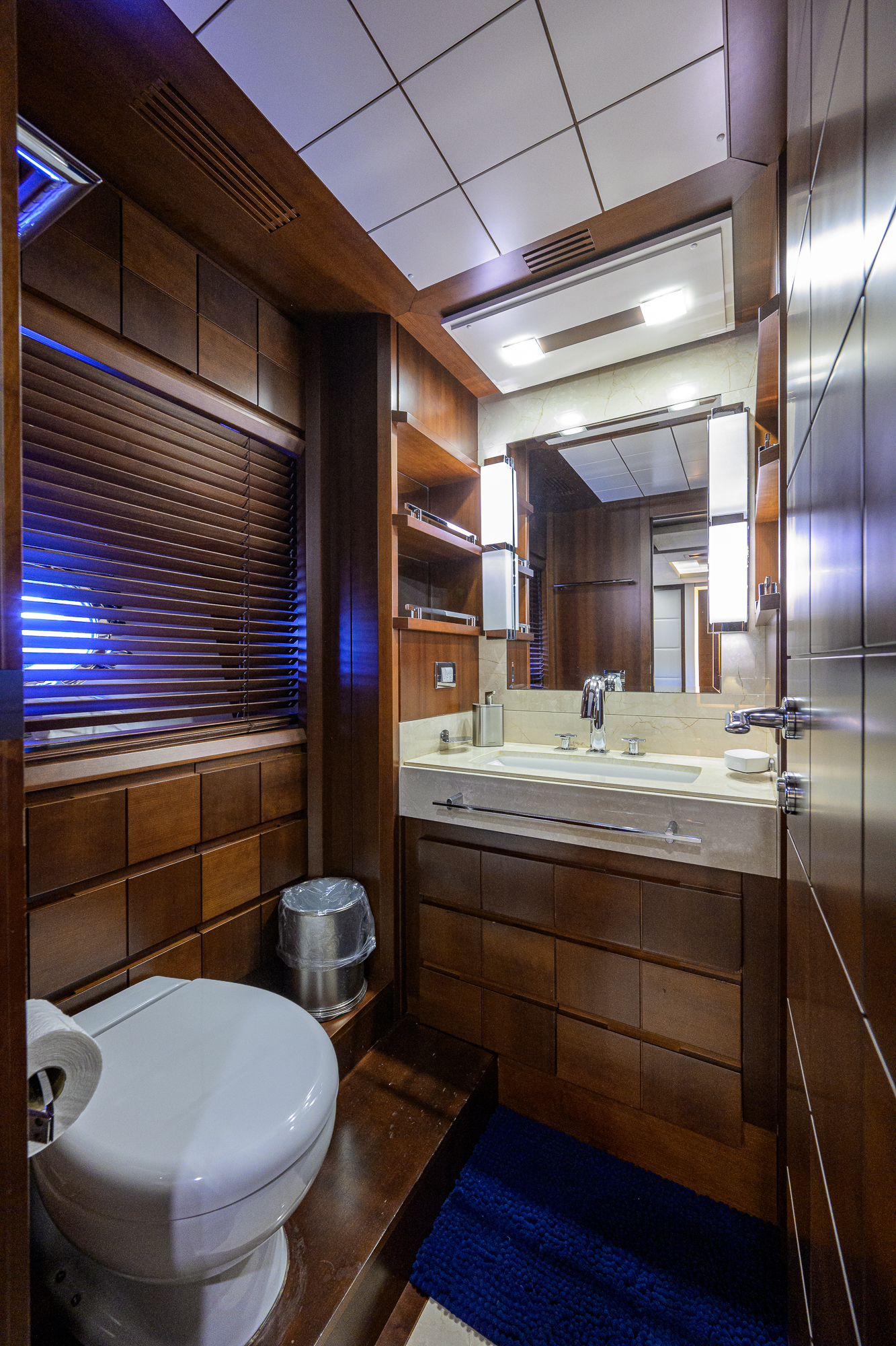 Beautiful M yacht photo 182