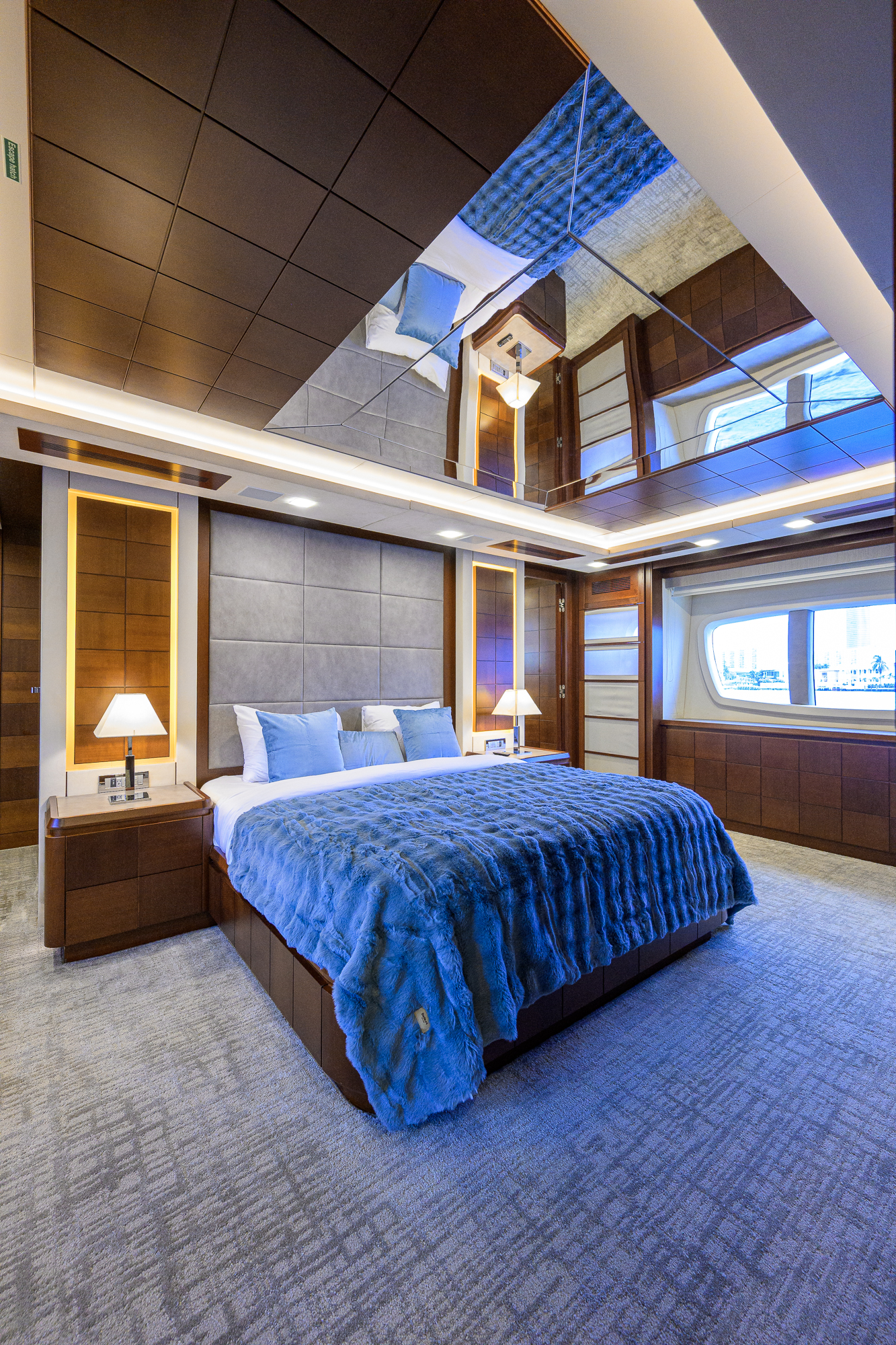 Beautiful M yacht photo 187