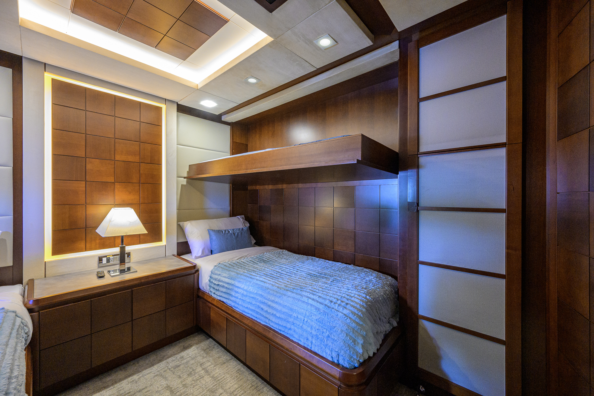 Beautiful M yacht photo 93