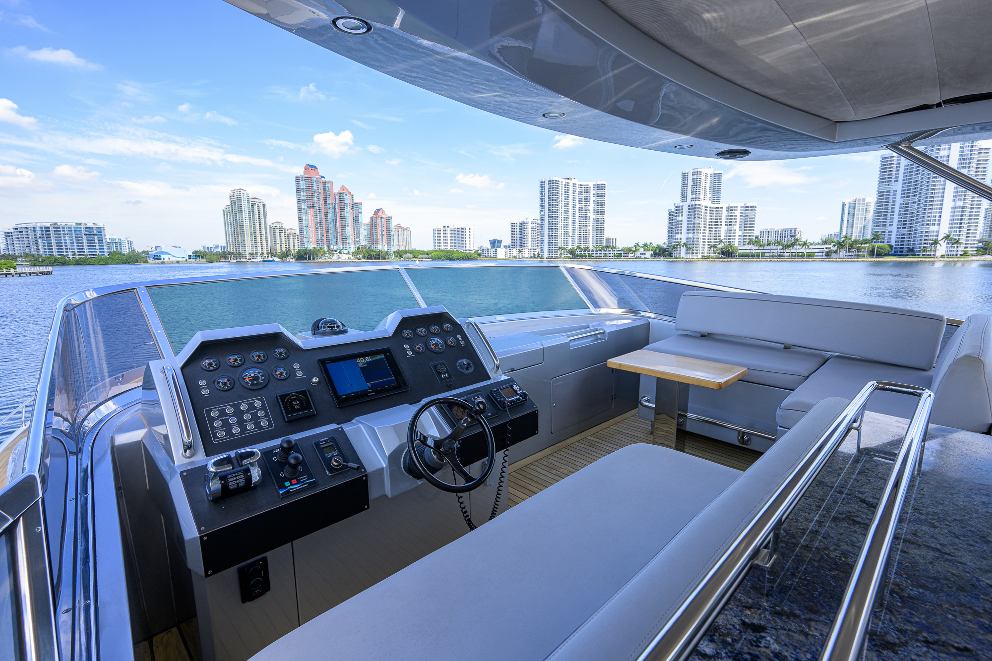 Beautiful M yacht photo 64