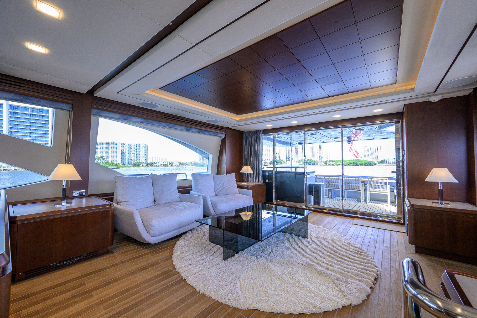 Beautiful M yacht photo 130