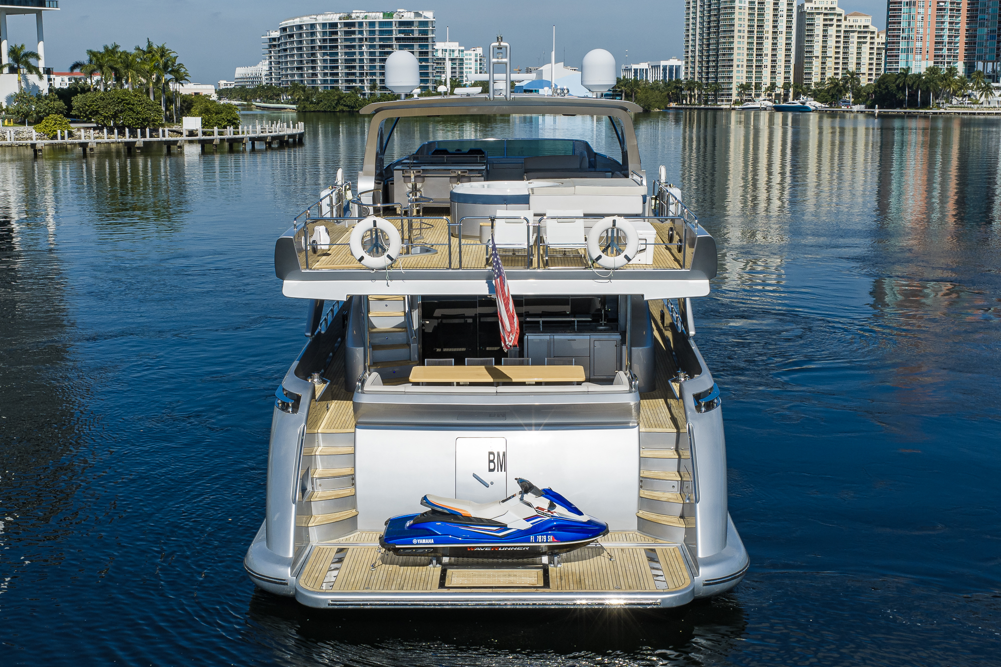 Beautiful M yacht photo 15
