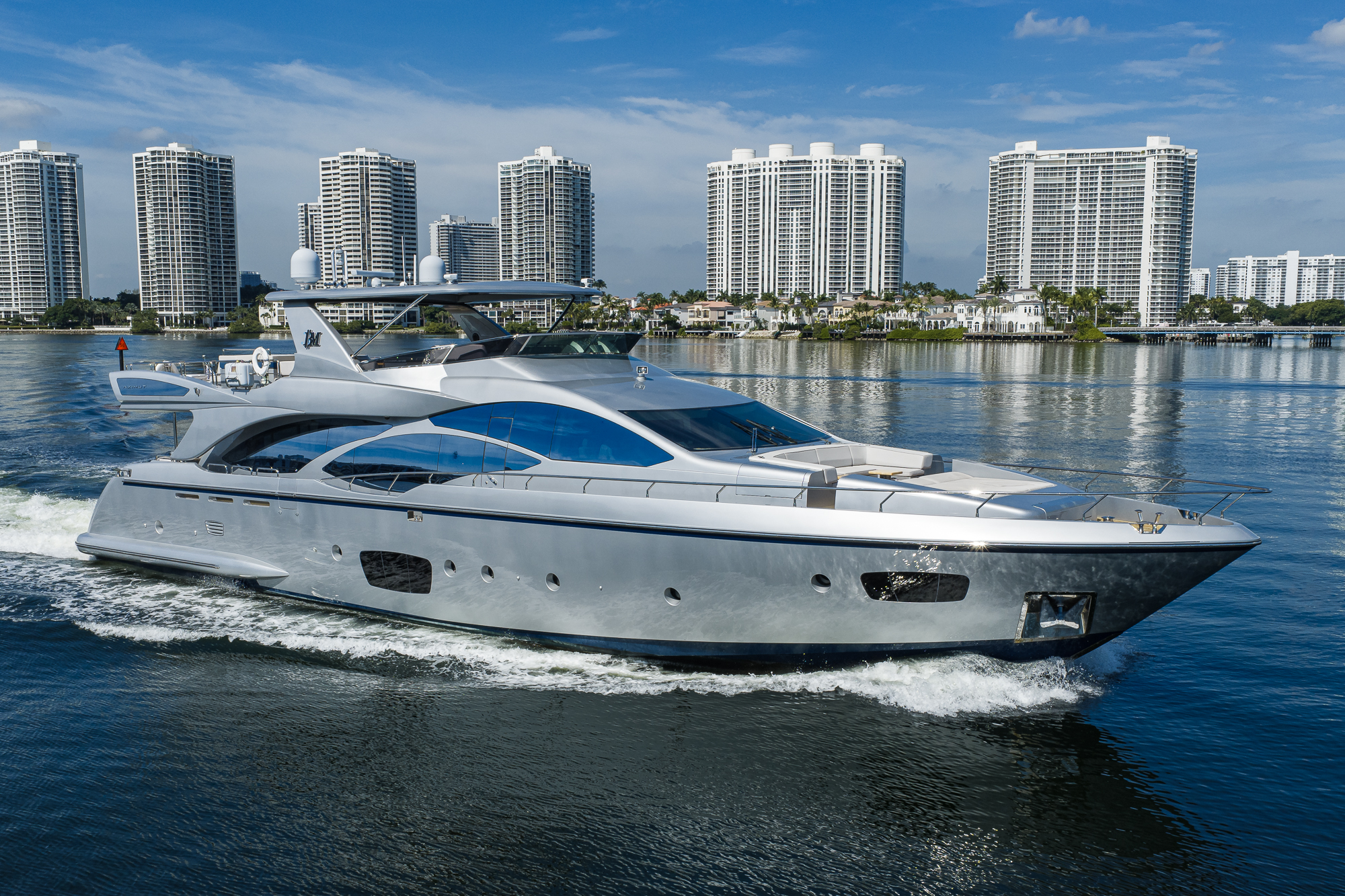 Beautiful M yacht photo 23