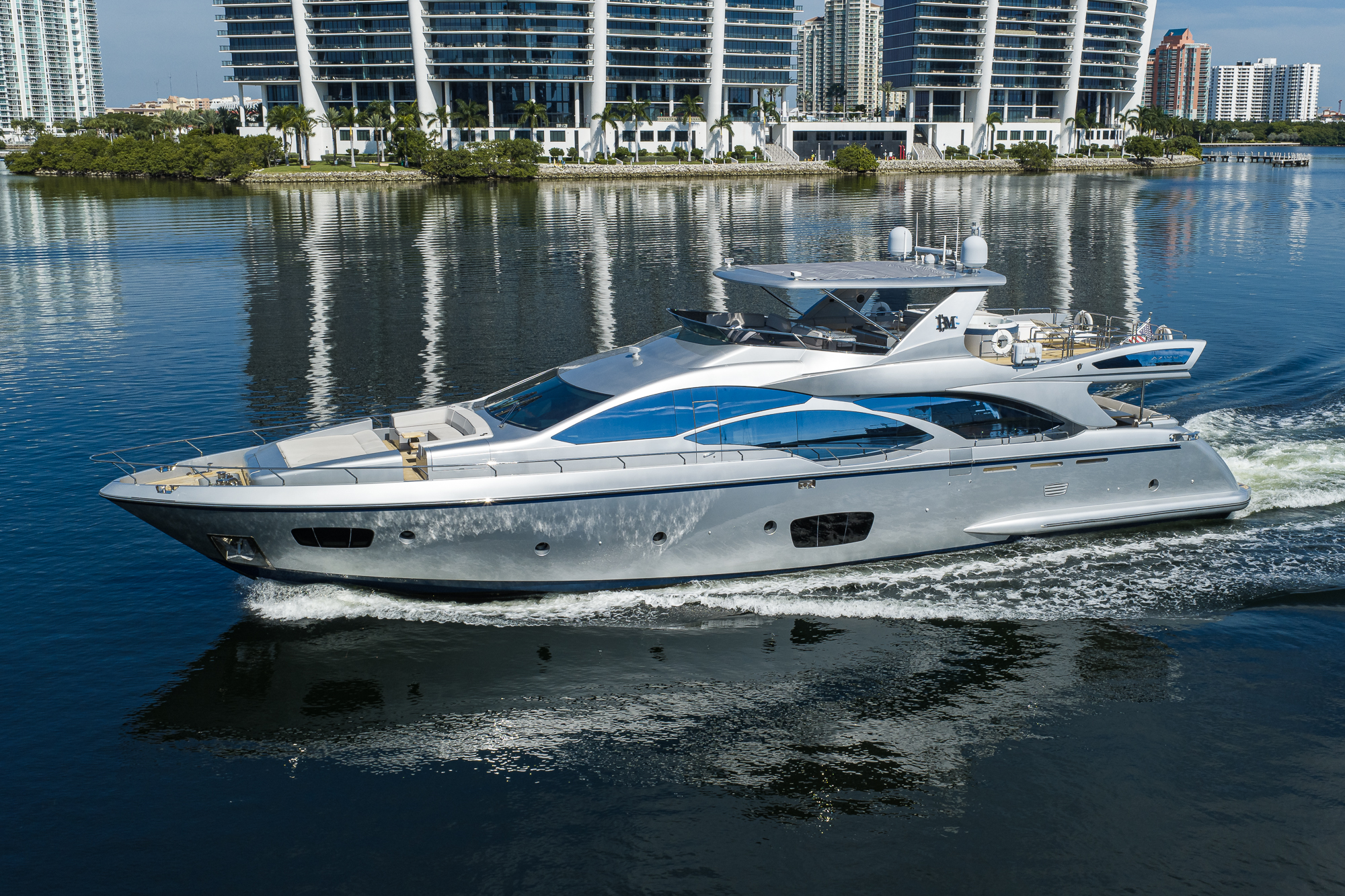Beautiful M yacht photo 31