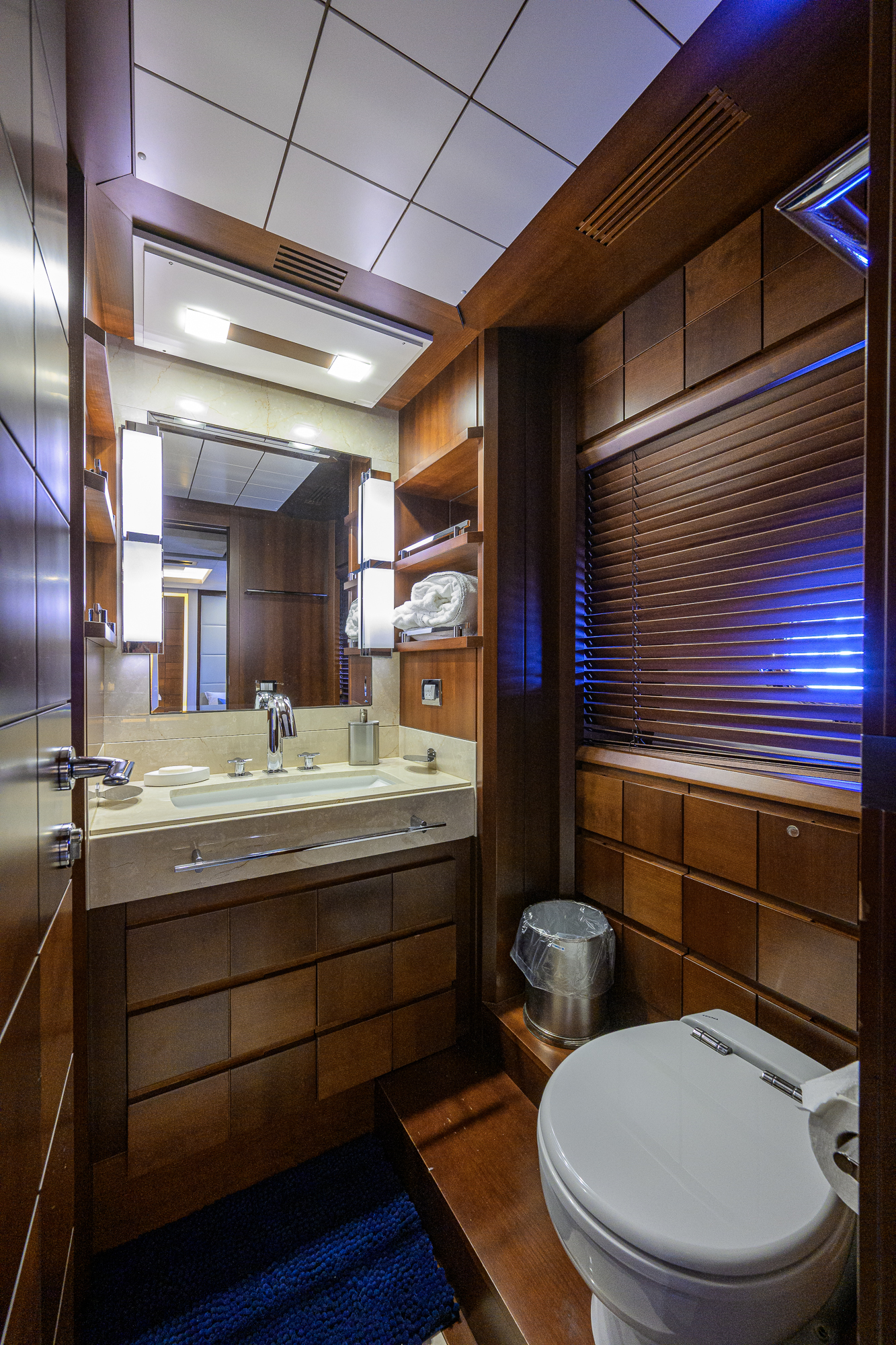 Beautiful M yacht photo 95