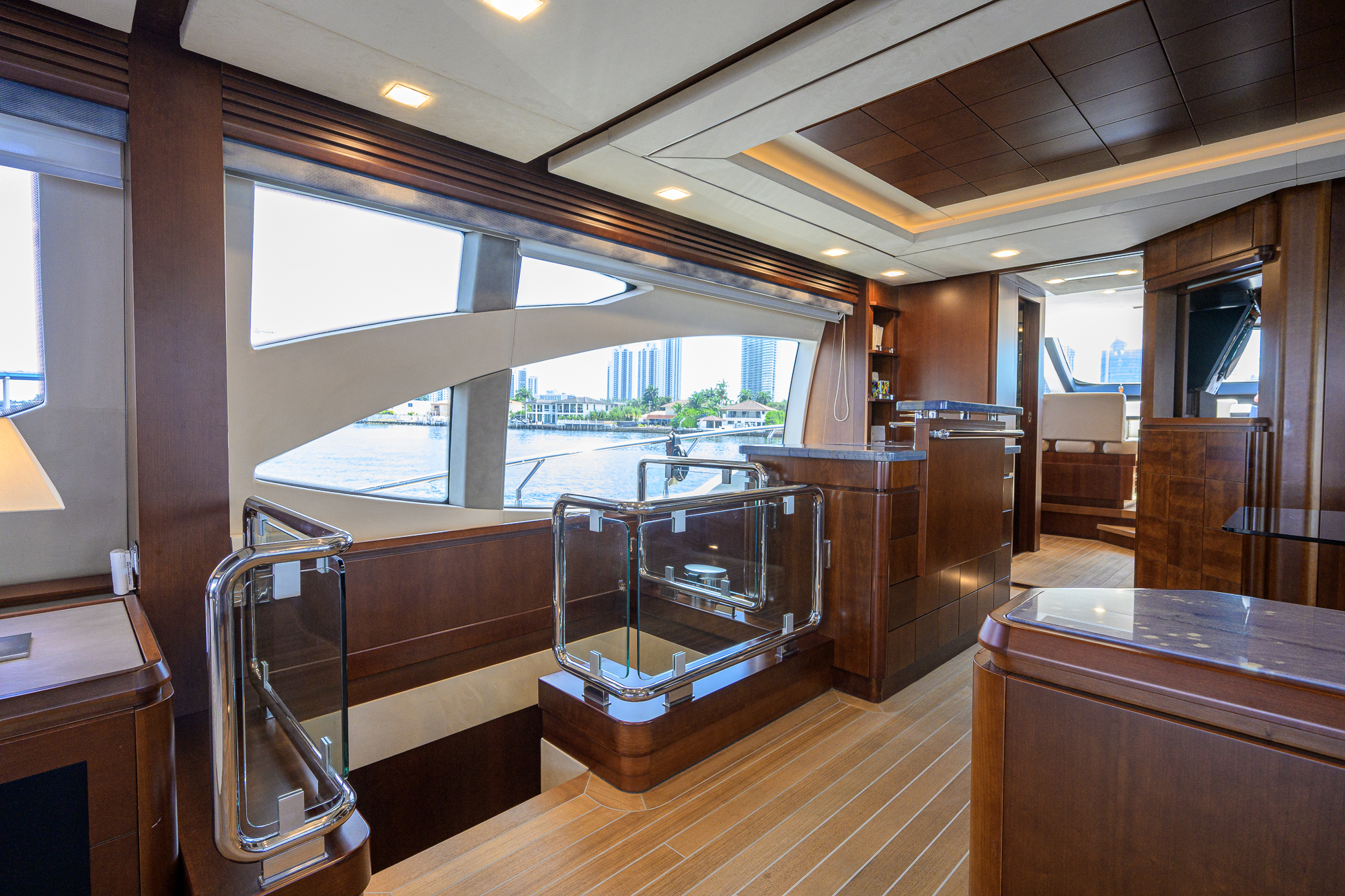 Beautiful M yacht photo 138