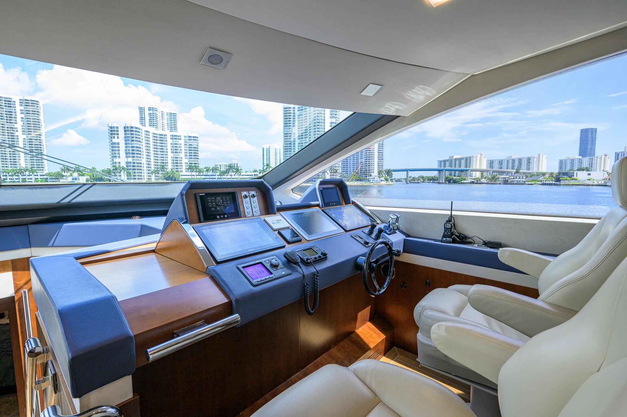 Beautiful M yacht photo 162