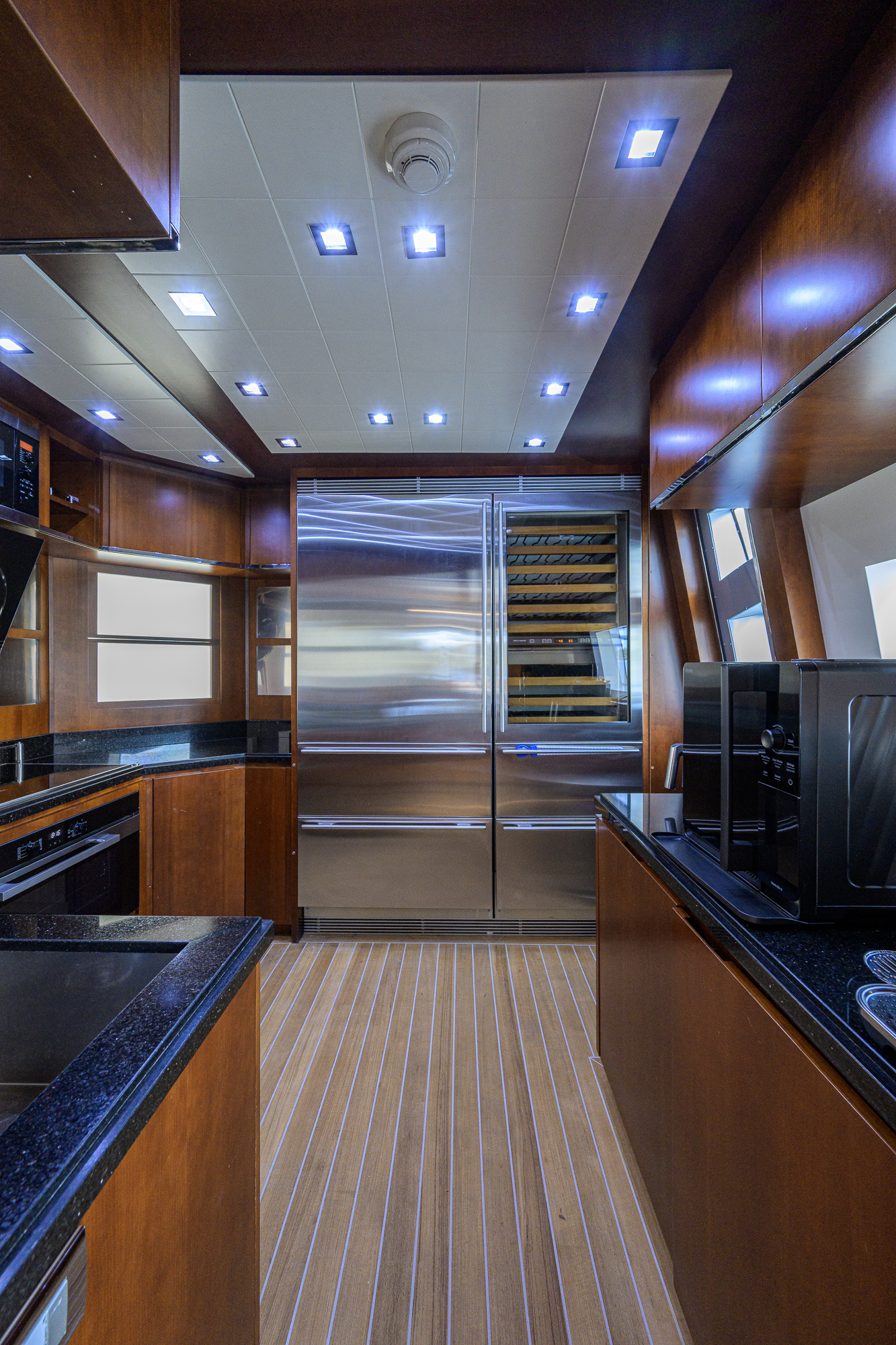 Beautiful M yacht photo 144
