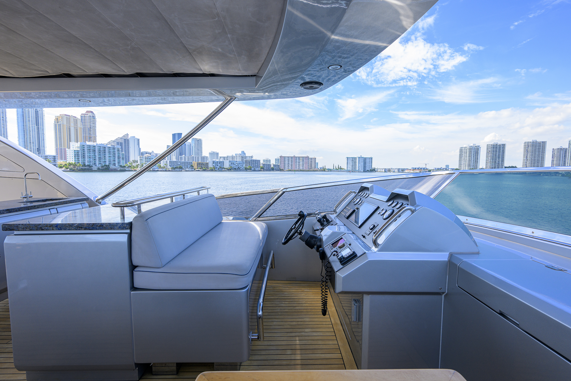 Beautiful M yacht photo 60