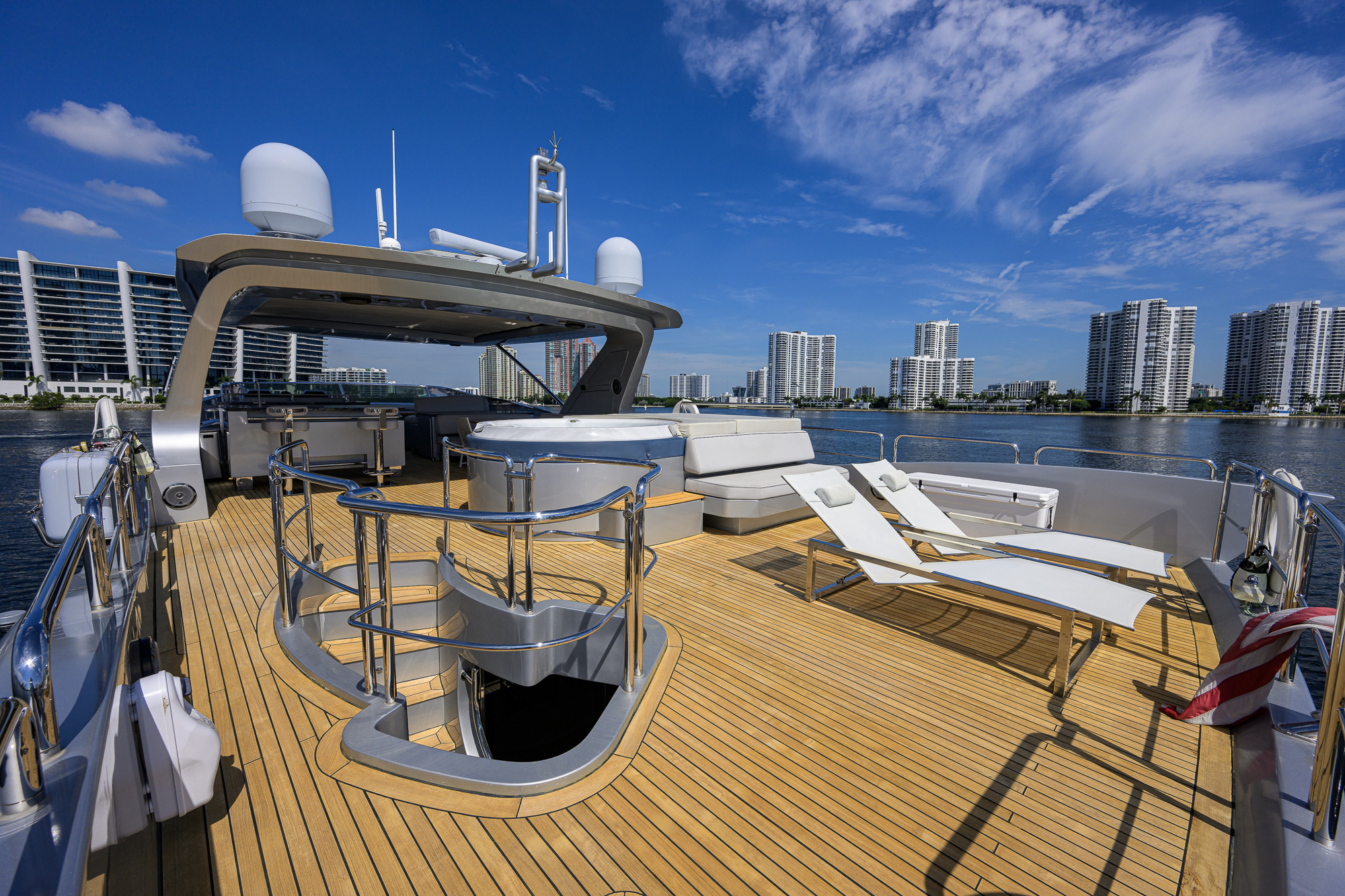 Beautiful M yacht photo 39