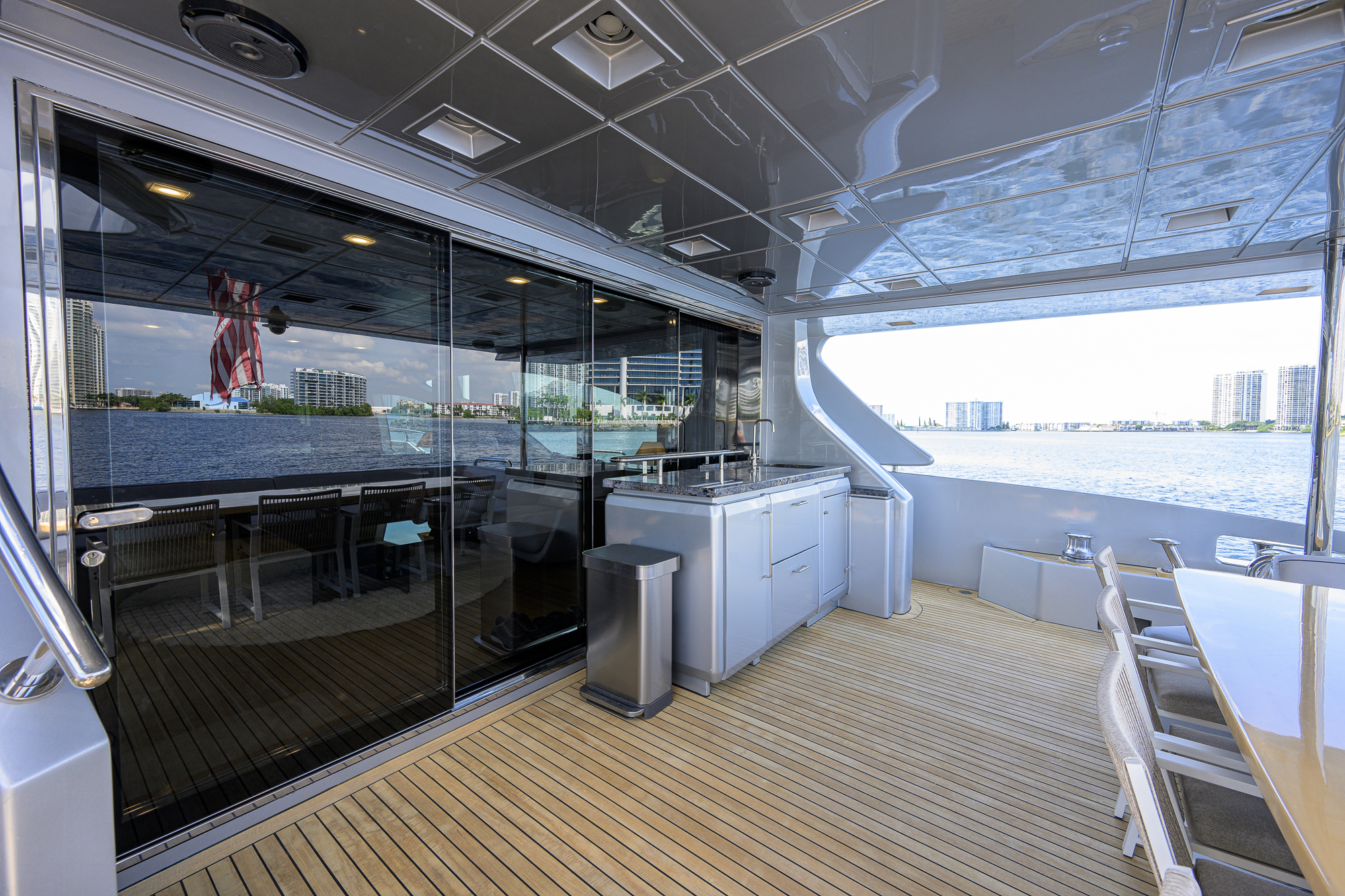 Beautiful M yacht photo 104