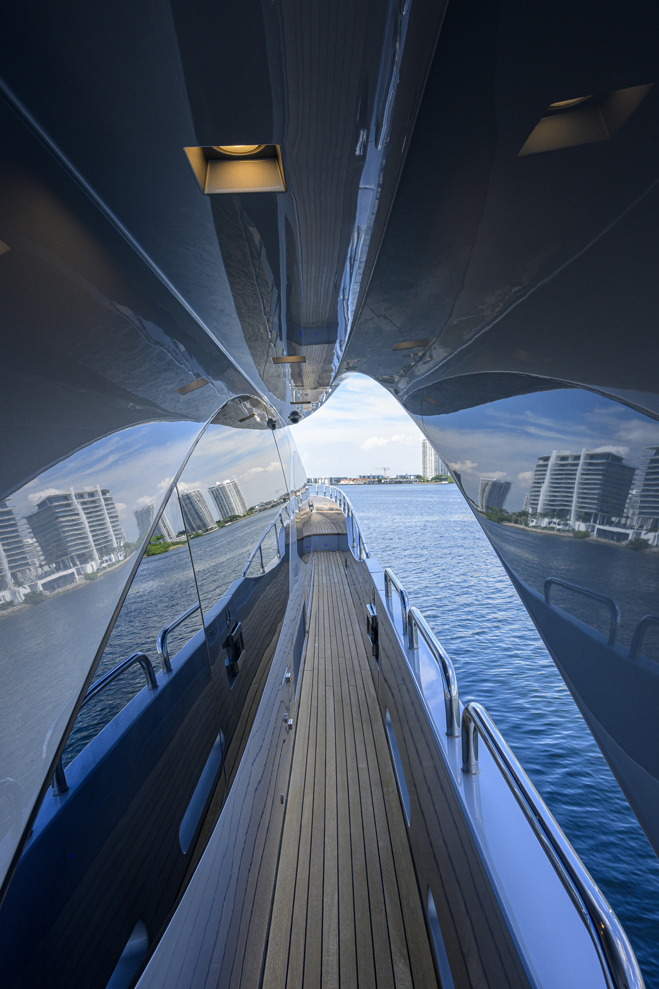 Beautiful M yacht photo 87