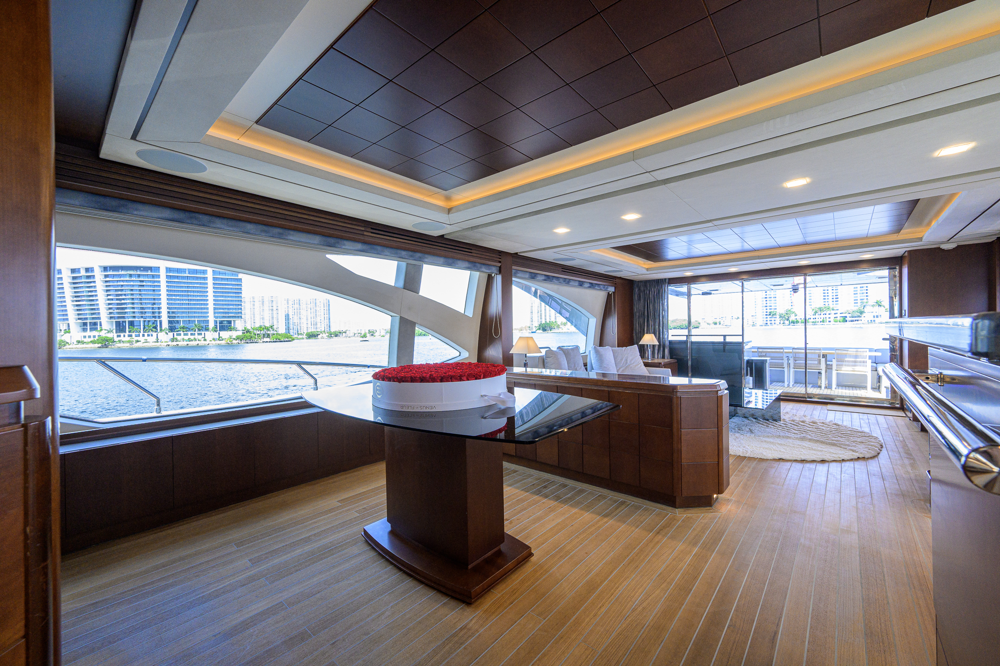 Beautiful M yacht photo 155