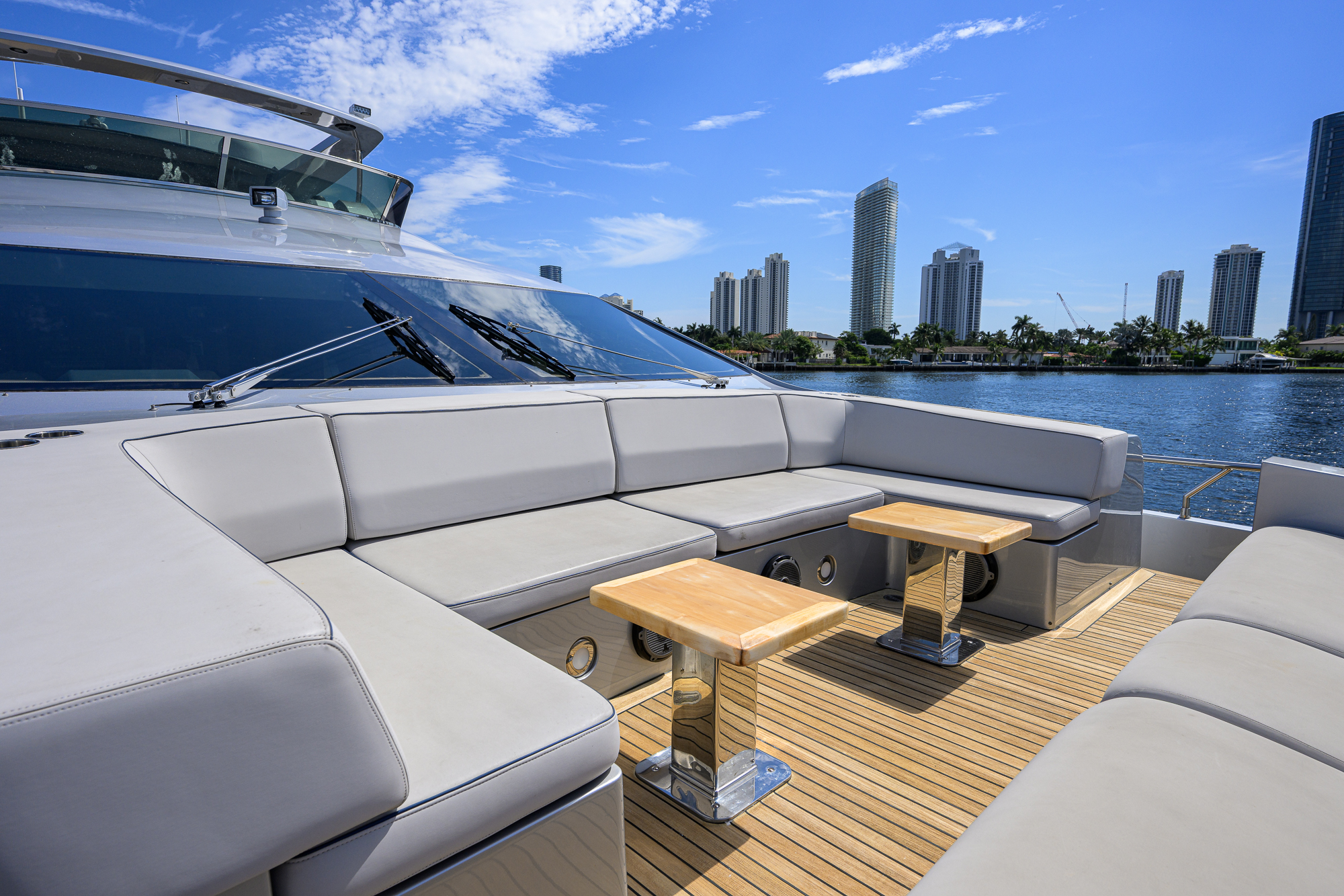 Beautiful M yacht photo 85