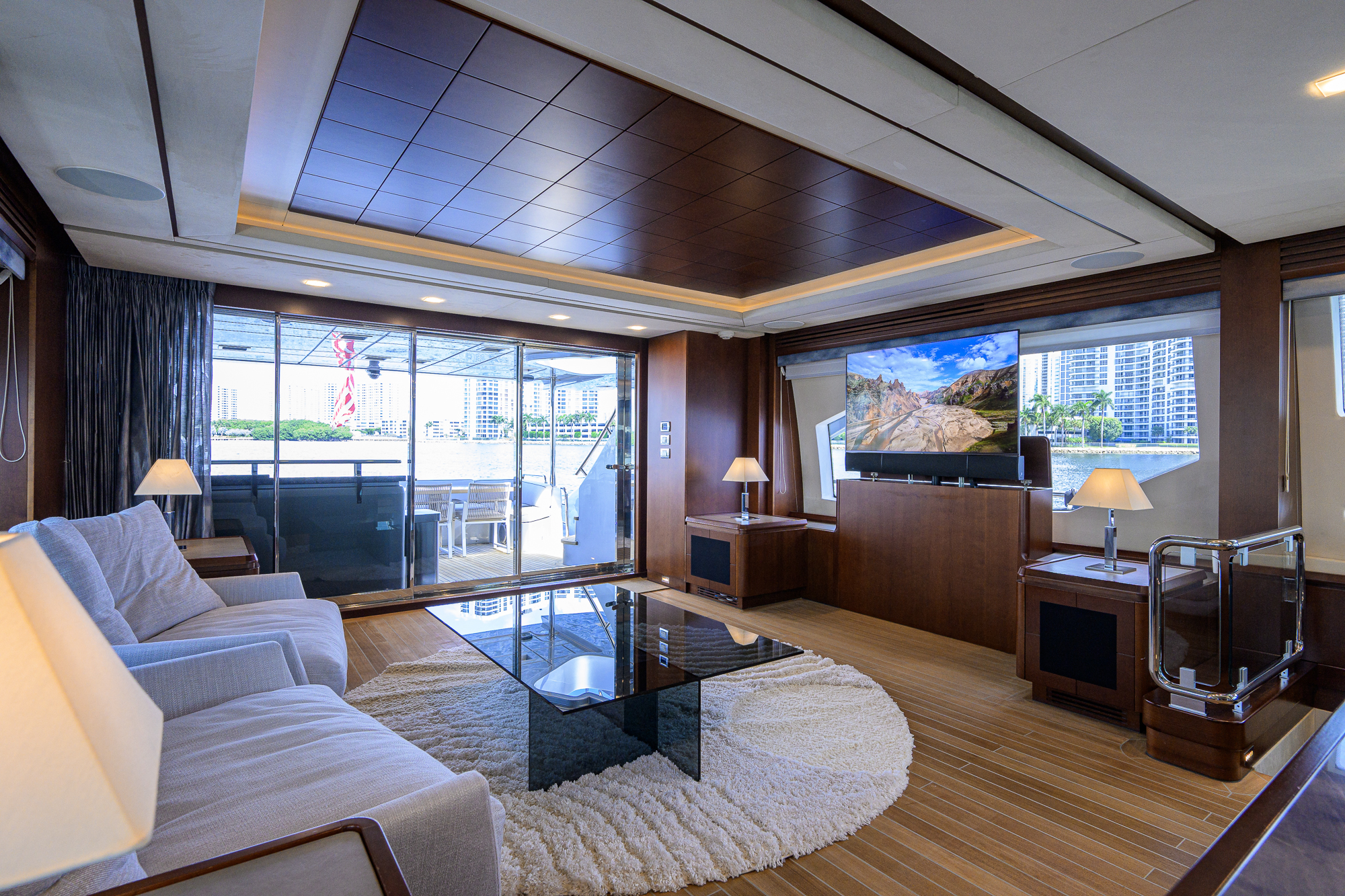 Beautiful M yacht photo 135