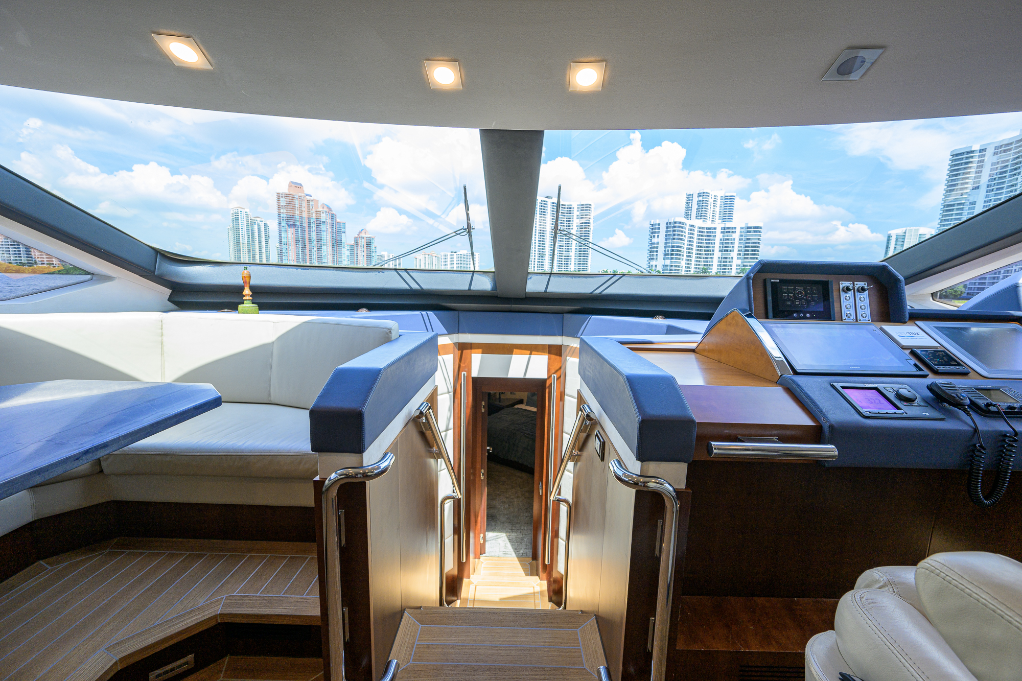 Beautiful M yacht photo 166