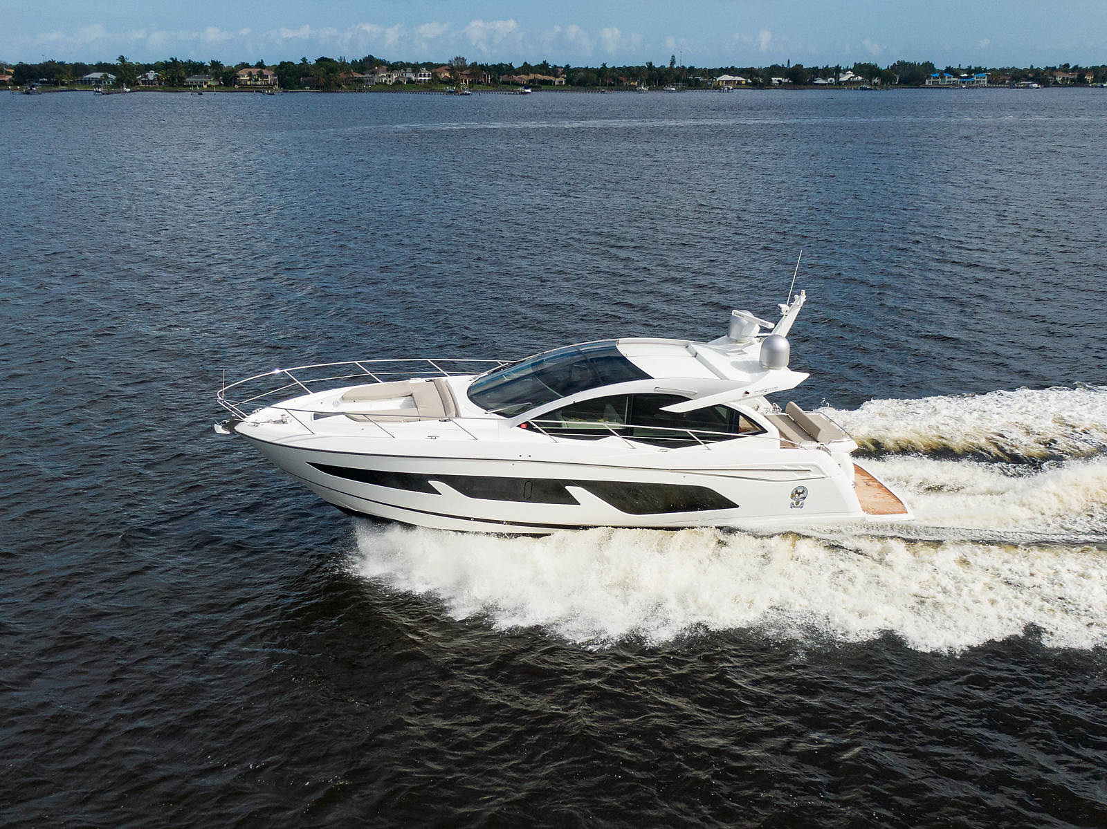 Above & Beyond yacht photo 5