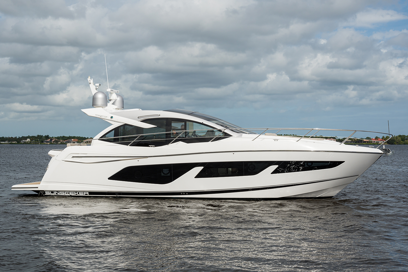 Above & Beyond yacht photo 12