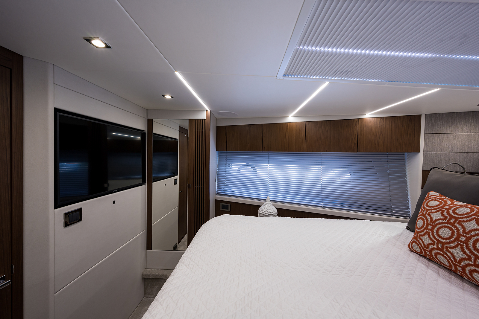 Above & Beyond yacht photo 90
