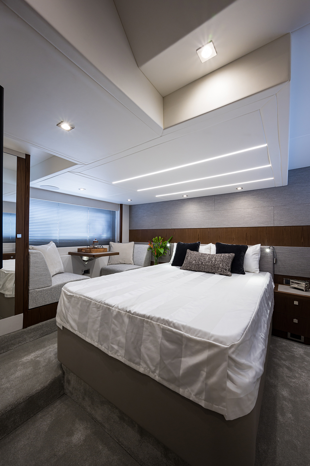 Above & Beyond yacht photo 94