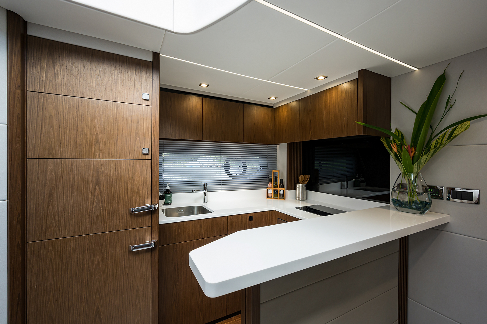 Above & Beyond yacht photo 79