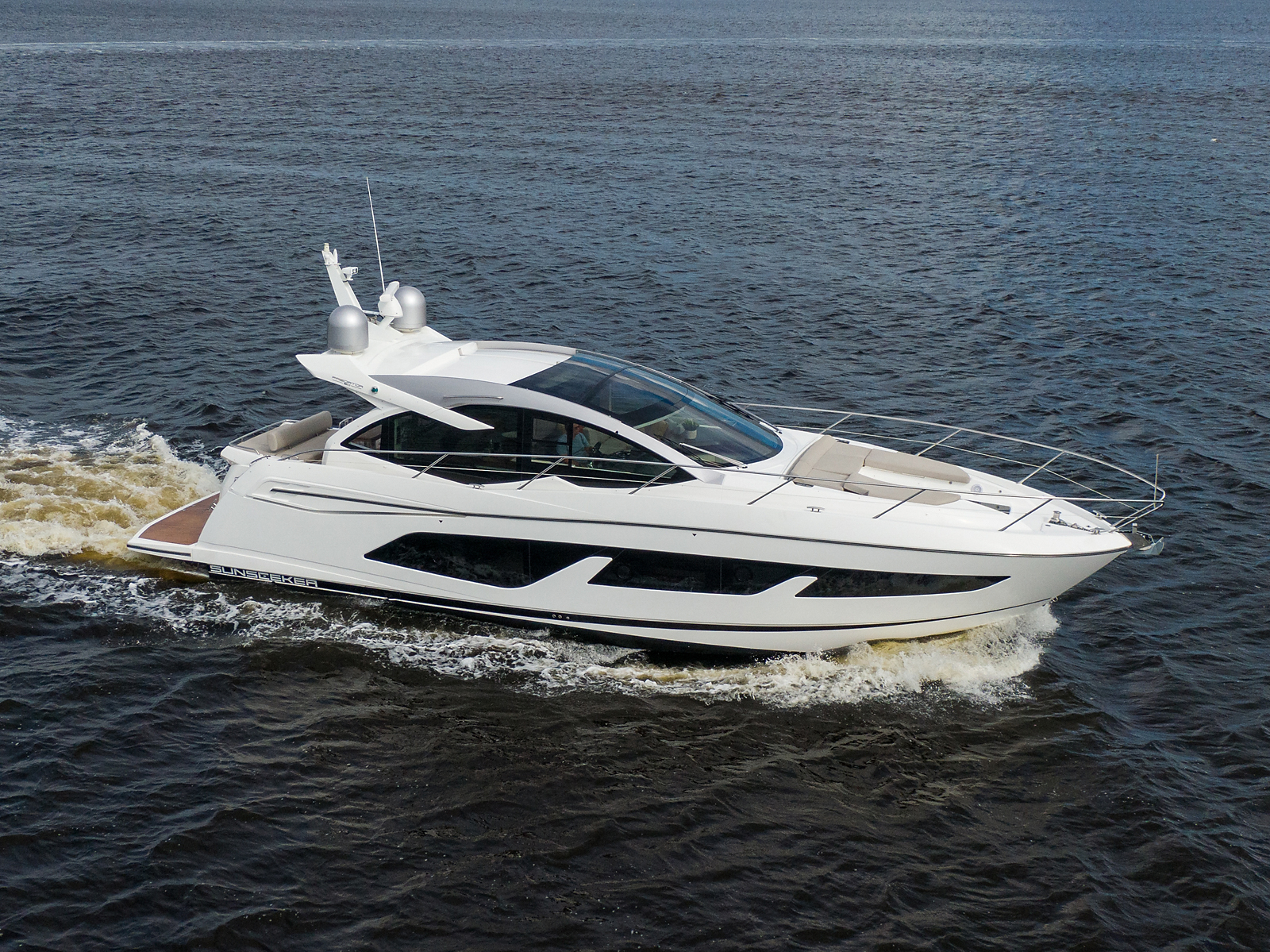Above & Beyond yacht photo 9