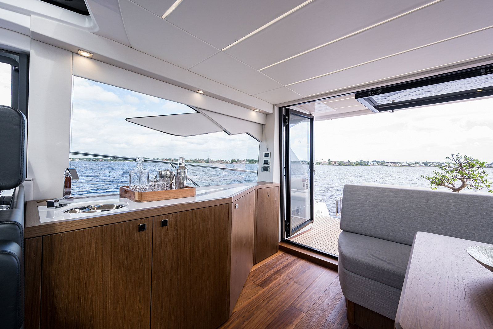 Above & Beyond yacht photo 69