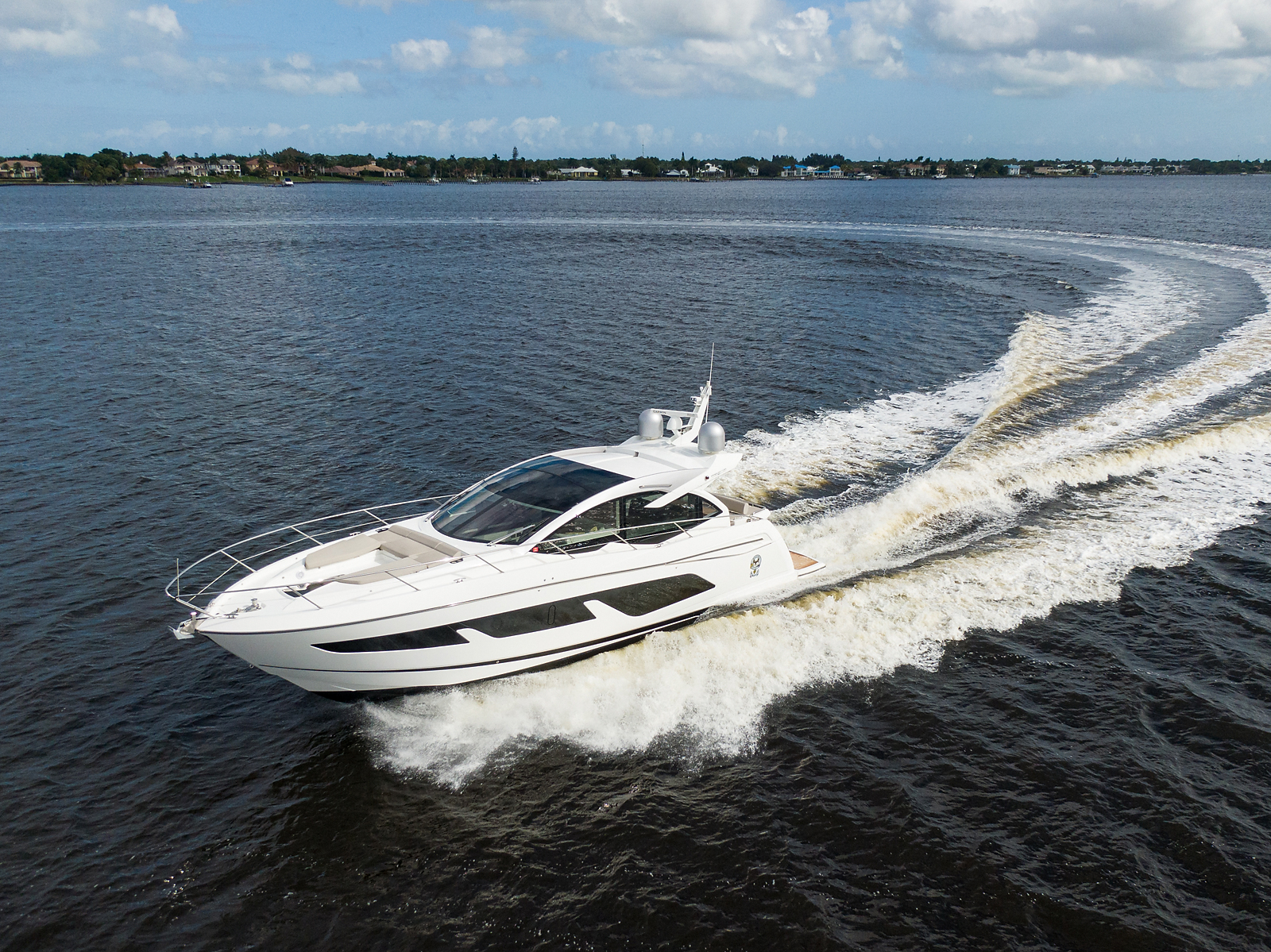 Above & Beyond yacht photo 4