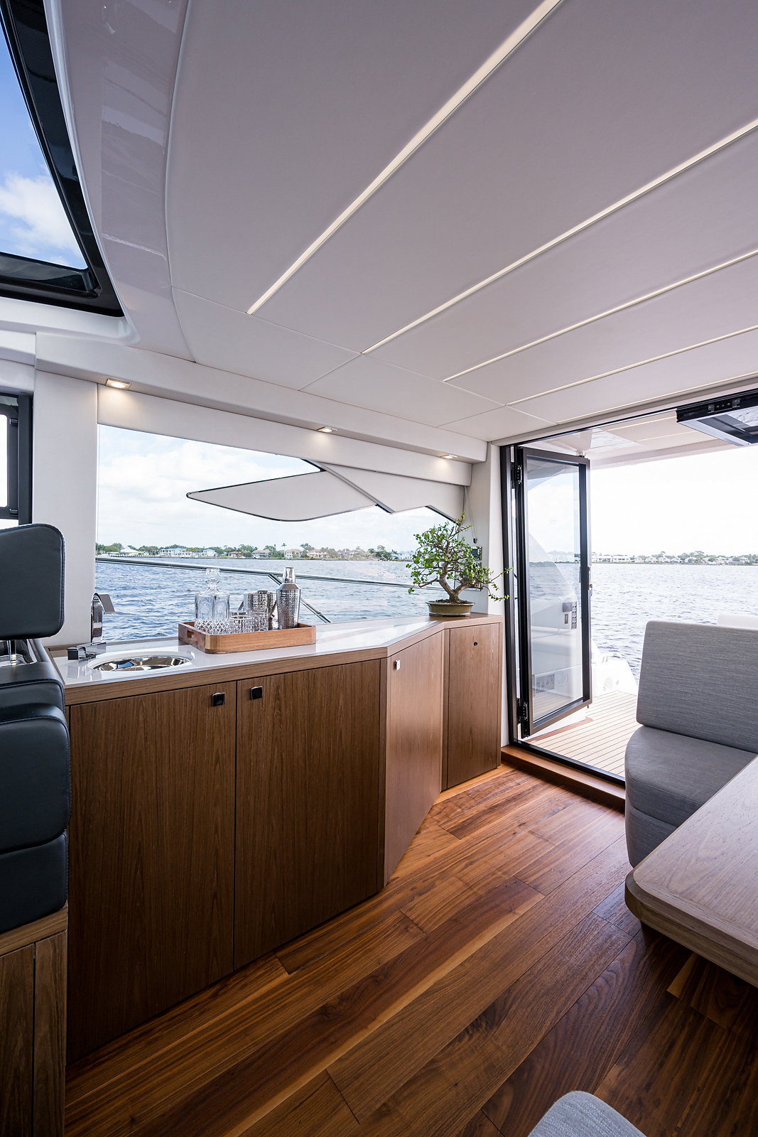Above & Beyond yacht photo 68