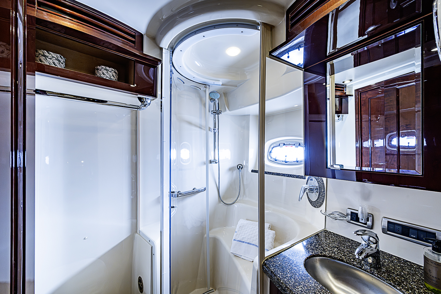 Serendipity yacht photo 73